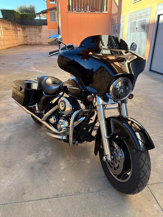 Harley-Davidson 1584 Street Glide (2008 - 10) - FLHX (2)