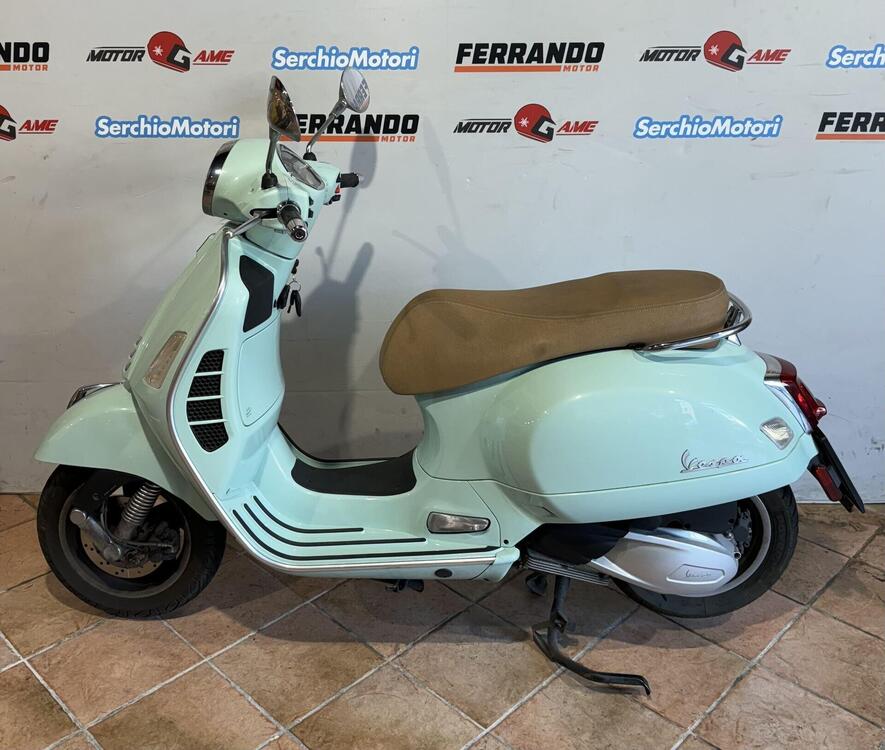 Vespa GTS 300 Hpe (2021 - 22) (2)