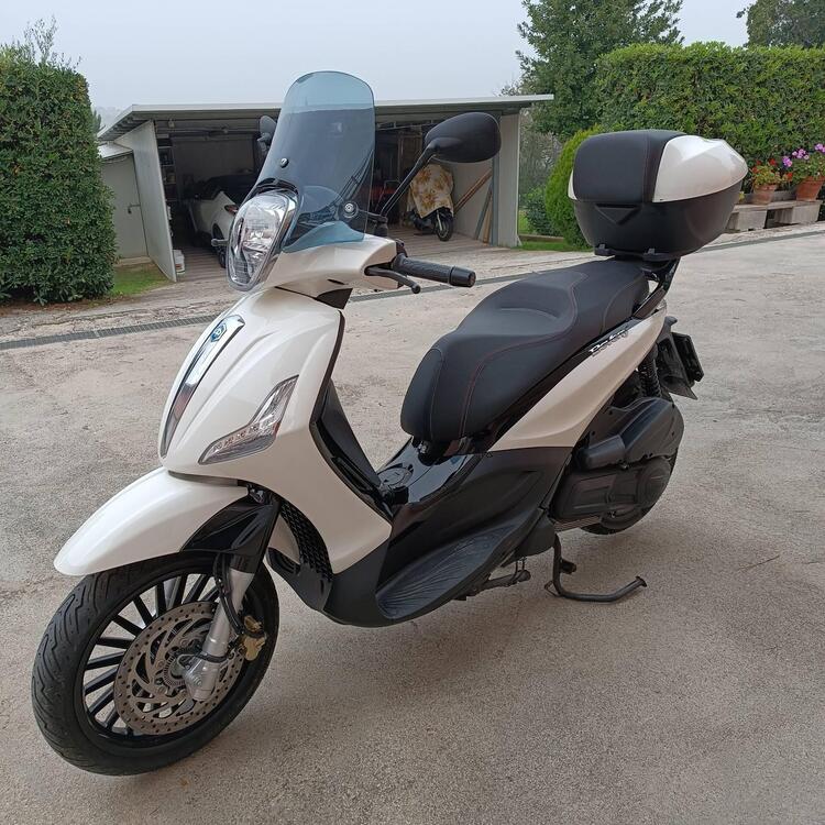 Piaggio Beverly 300 S (2021) (2)