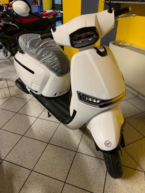 Keeway Motor Versilia 50 (2024)