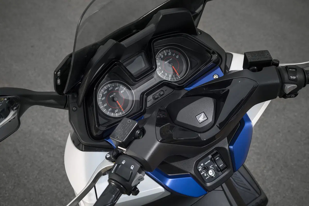 Honda Forza 125 (3)