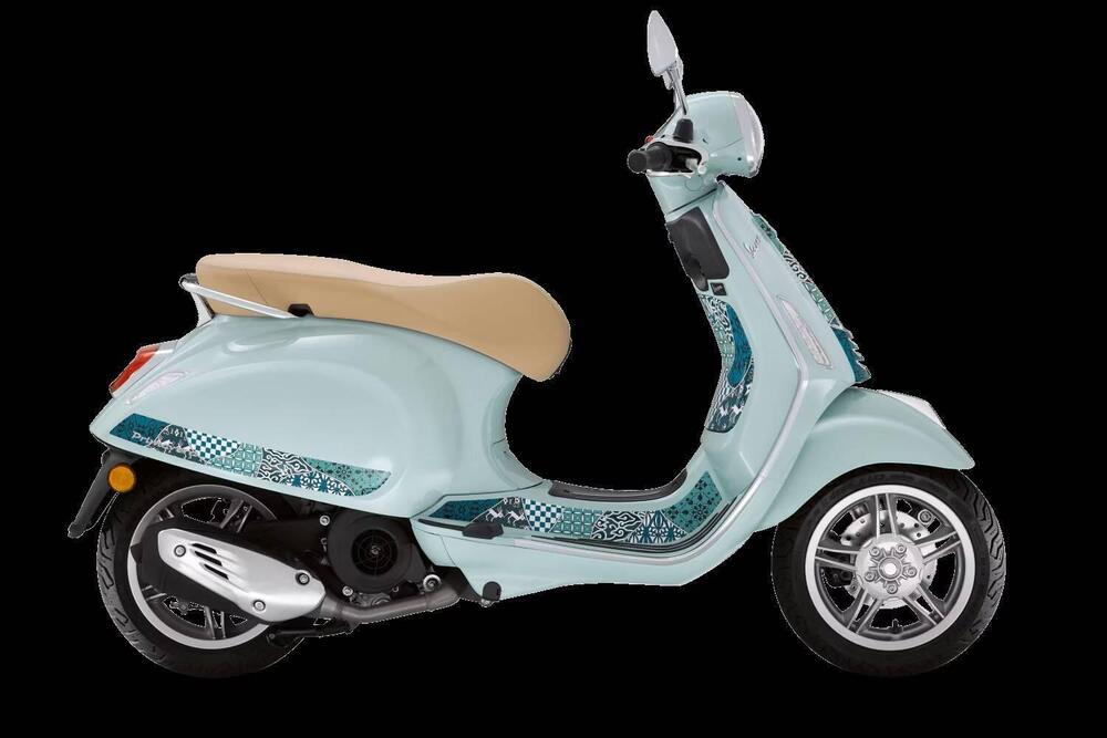 Vespa Primavera 50 Batik (2024)