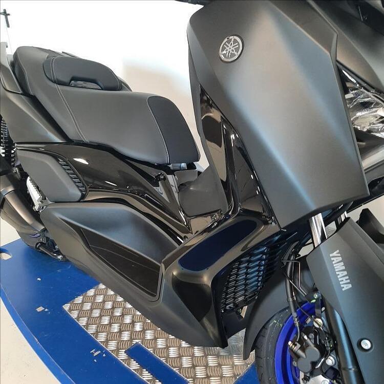 Yamaha X-Max 300 (2021 - 24) (5)