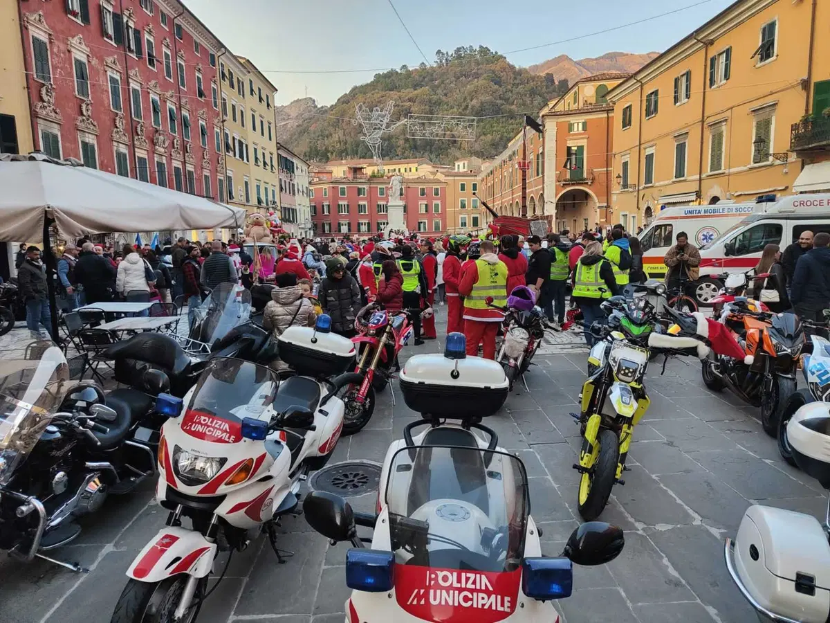 Come ogni anno, a Massa arriva Babbo Natale in Moto! (3)