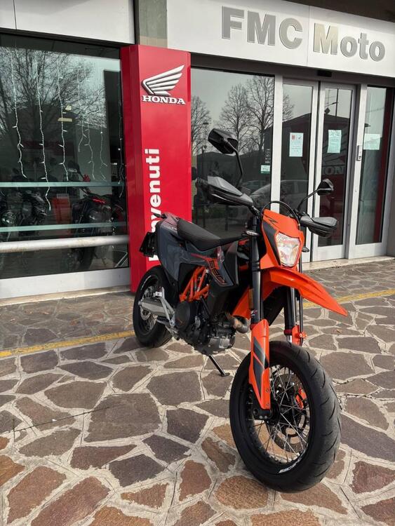 KTM 690 SMC R (2021 - 22) (5)