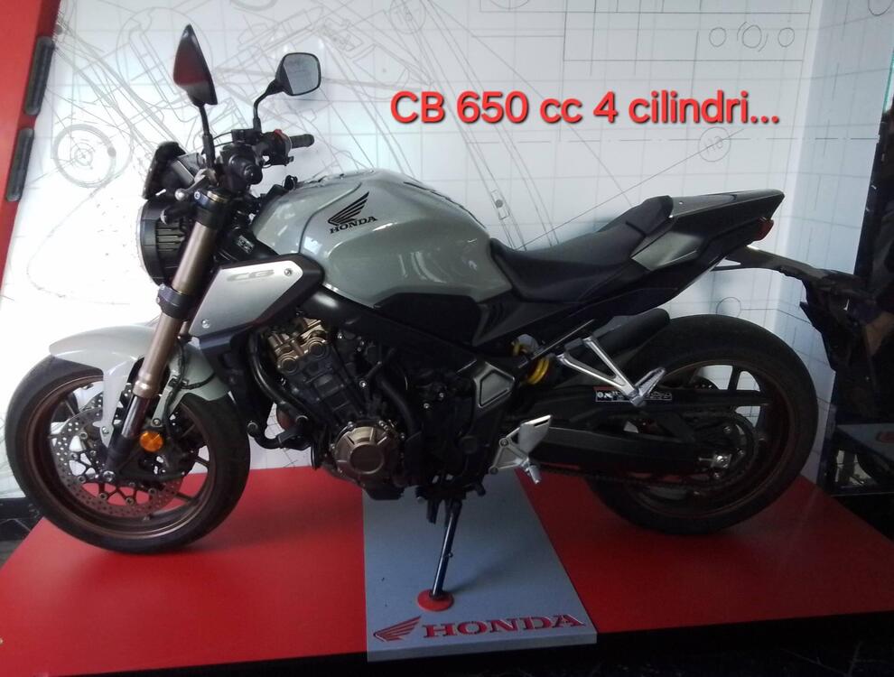 Honda CB 650 R (2021 - 23) (3)