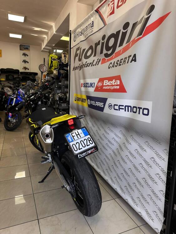 Husqvarna 701 Supermoto (2023 - 24) (3)