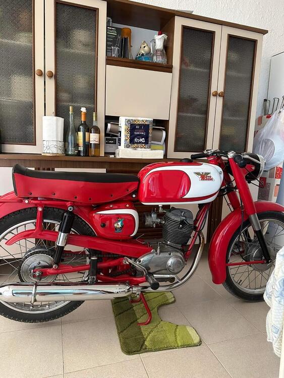 Moto Morini Corsaro 125 turismo (4)