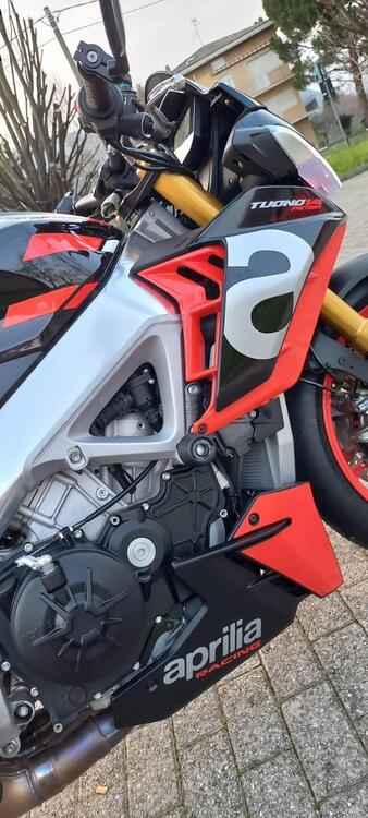 Aprilia Tuono 1100 V4 Factory (2021 - 24) (4)