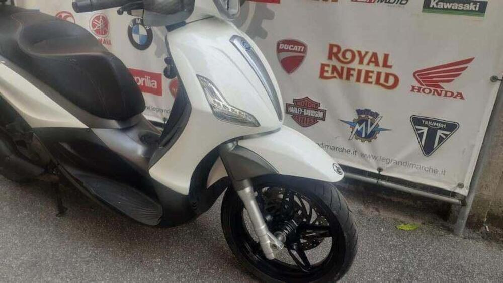 Piaggio Beverly 350 SportTouring ie ABS (2011 - 17) (5)