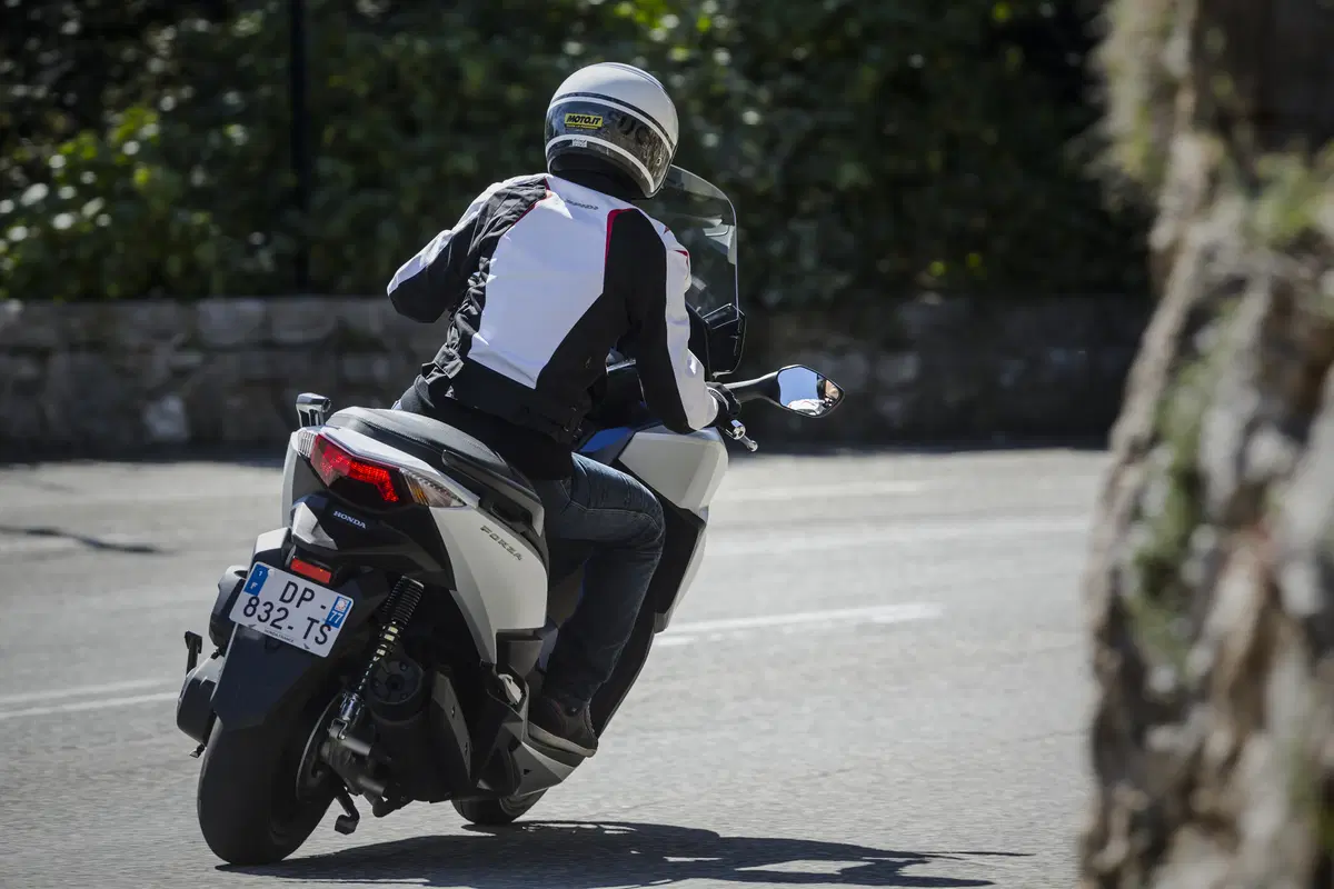 Honda Forza 125 (8)