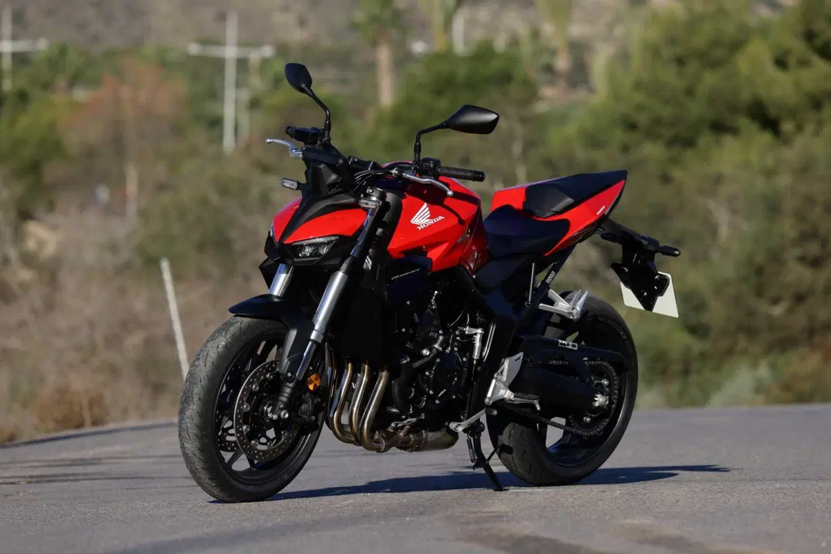 Honda CB1000 Hornet SP 2025 TEST [VIDEO E GALLERY]  (26)