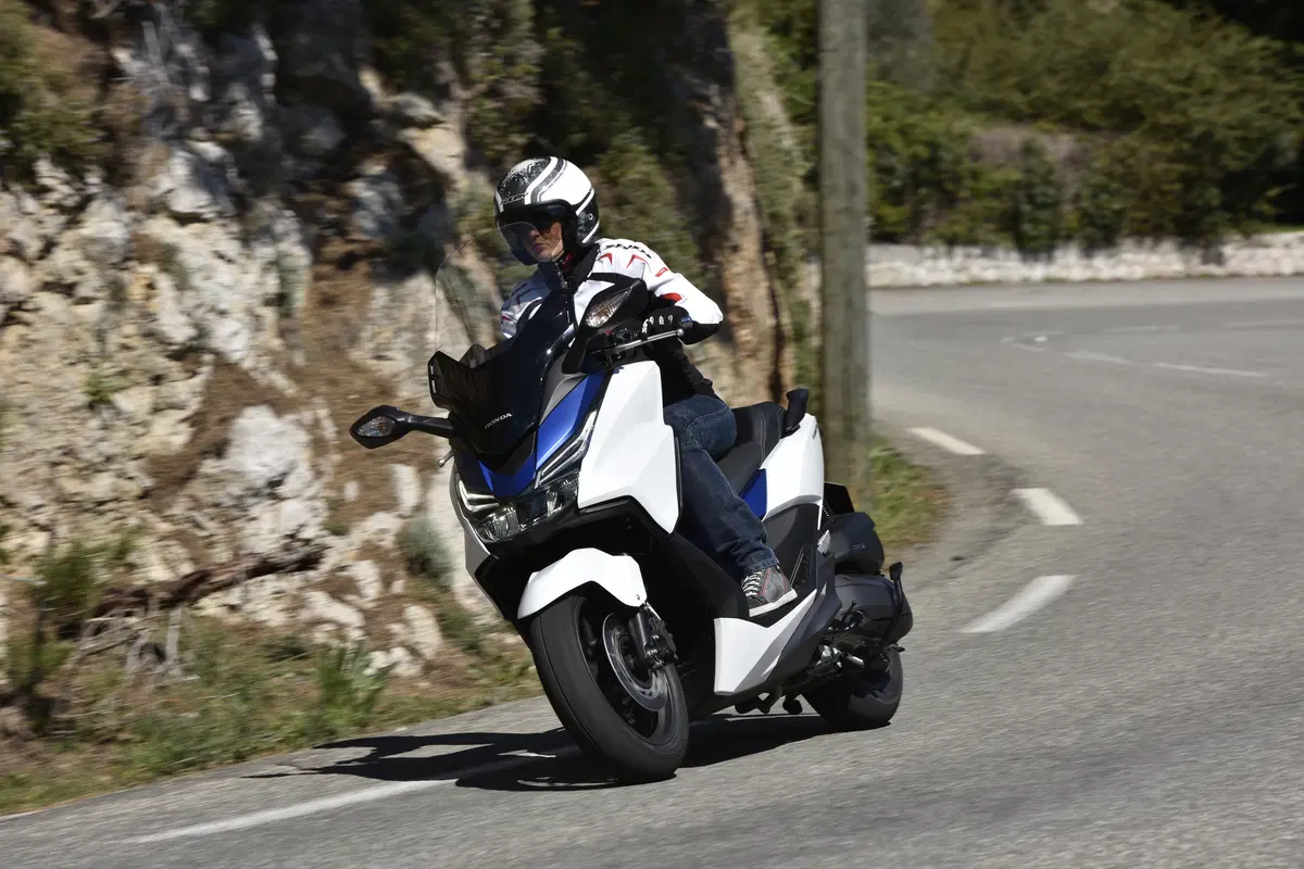 Honda Forza 125 (3)