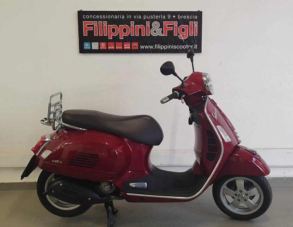 Vespa GTS 300 Hpe Touring (2019)