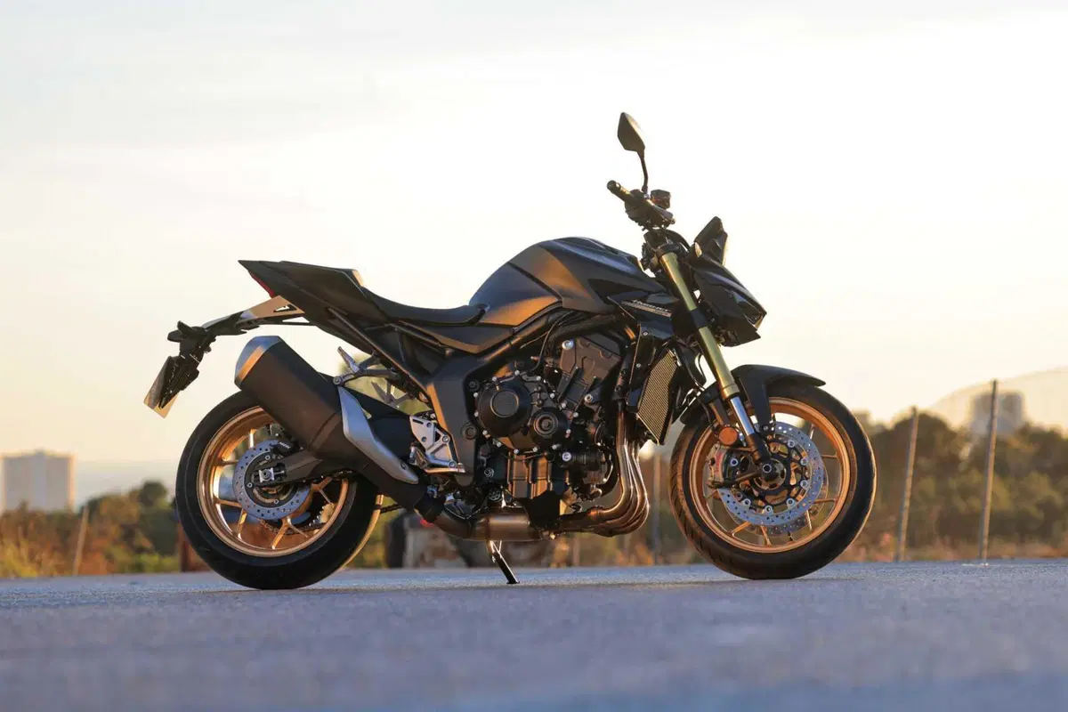 Honda CB1000 Hornet SP 2025 TEST [VIDEO E GALLERY]  (14)