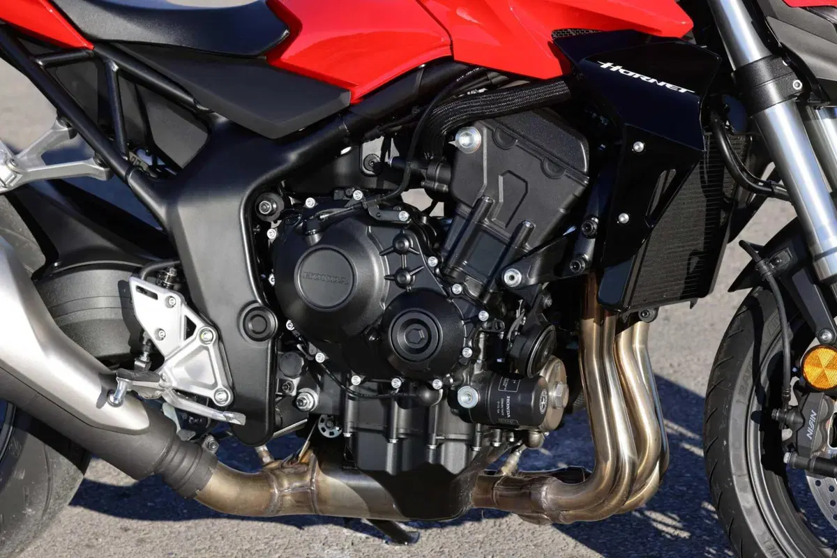 Honda CB1000 Hornet SP 2025 TEST [VIDEO E GALLERY]  (38)