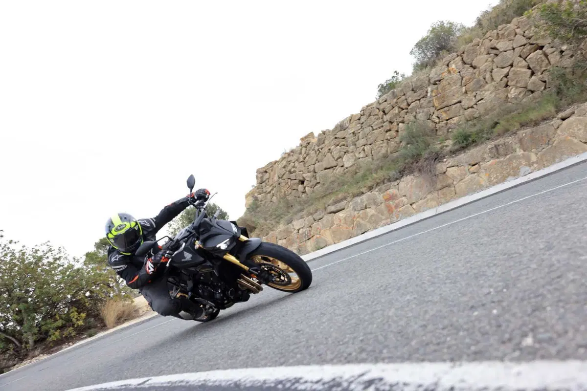 Honda CB1000 Hornet SP 2025 TEST [VIDEO E GALLERY]  (70)