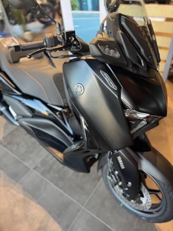 Yamaha X-Max 300 Tech Max (2021 - 24) (2)