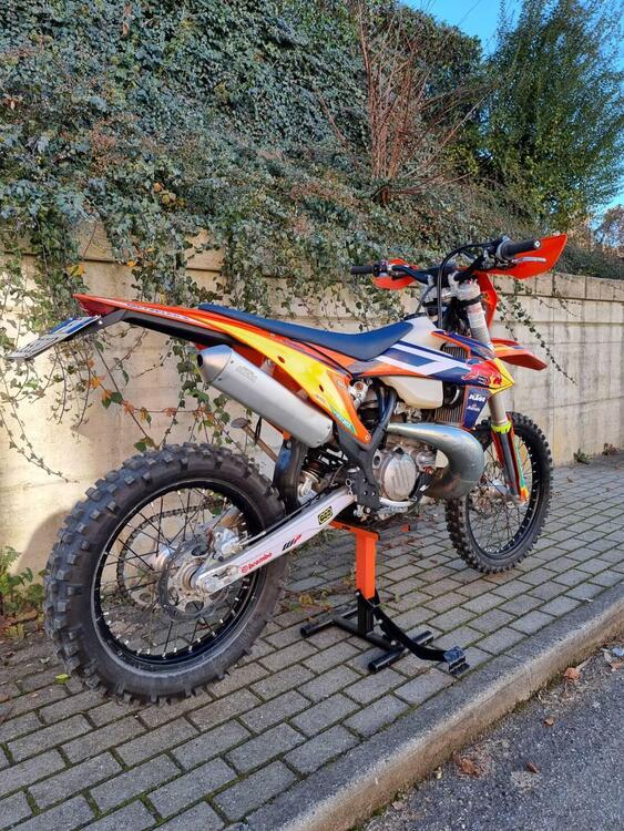 KTM 250 EXC TPI (2022) (2)