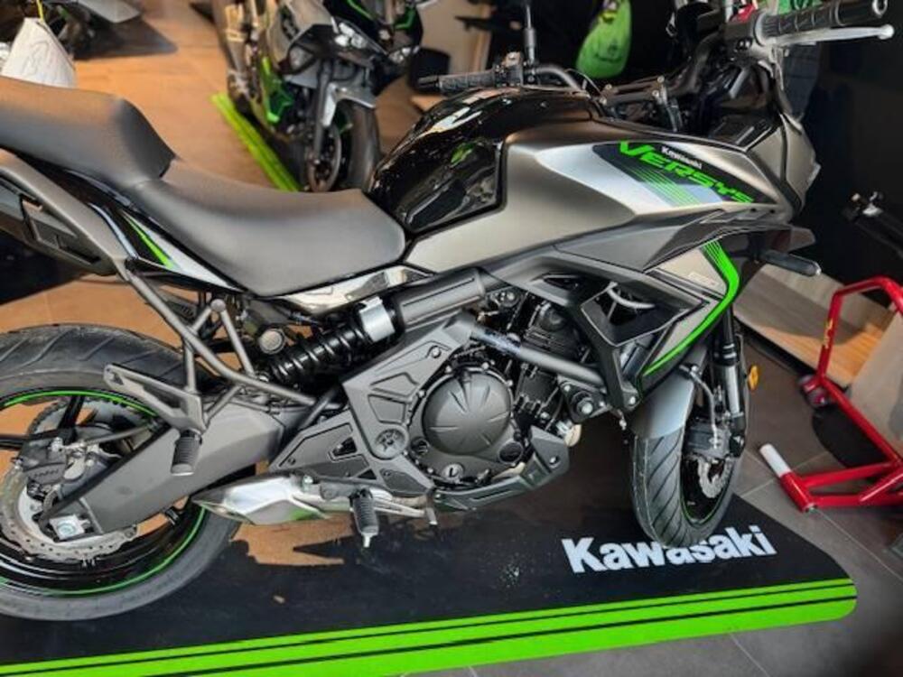 Kawasaki Versys 650 (2025) (3)