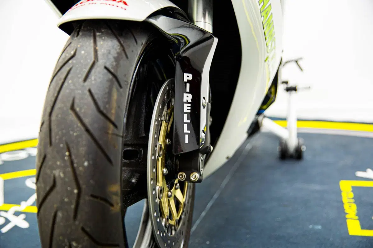 Honda CBR 1000 RR Fireblade (2006 - 07) (10)