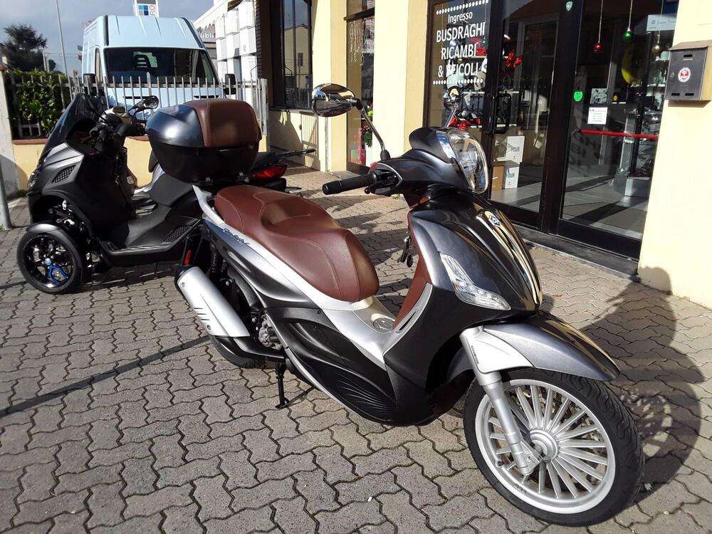 Piaggio Beverly 300 i.e. ABS-ASR (2016 - 20) (2)