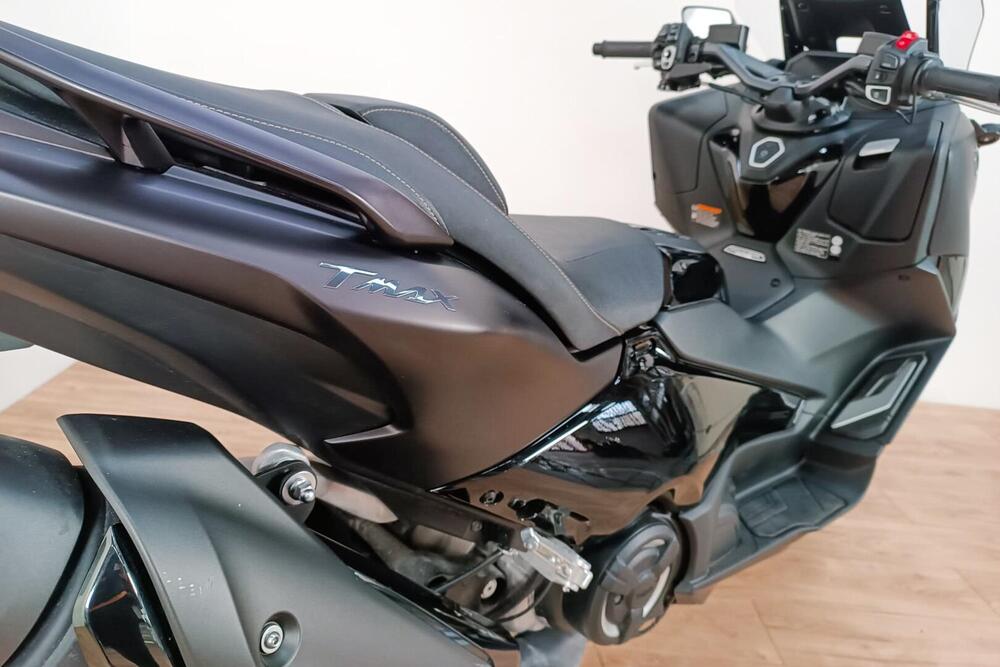 Yamaha T-Max 560 Tech Max (2020) (4)