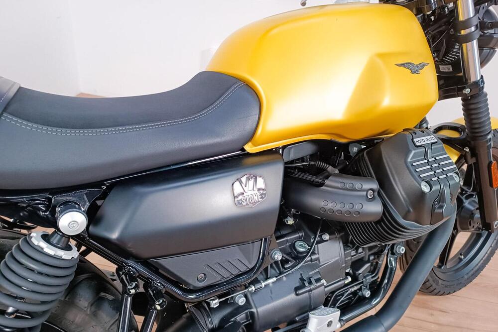 Moto Guzzi V7 850 Stone Special Abs (2021) (4)