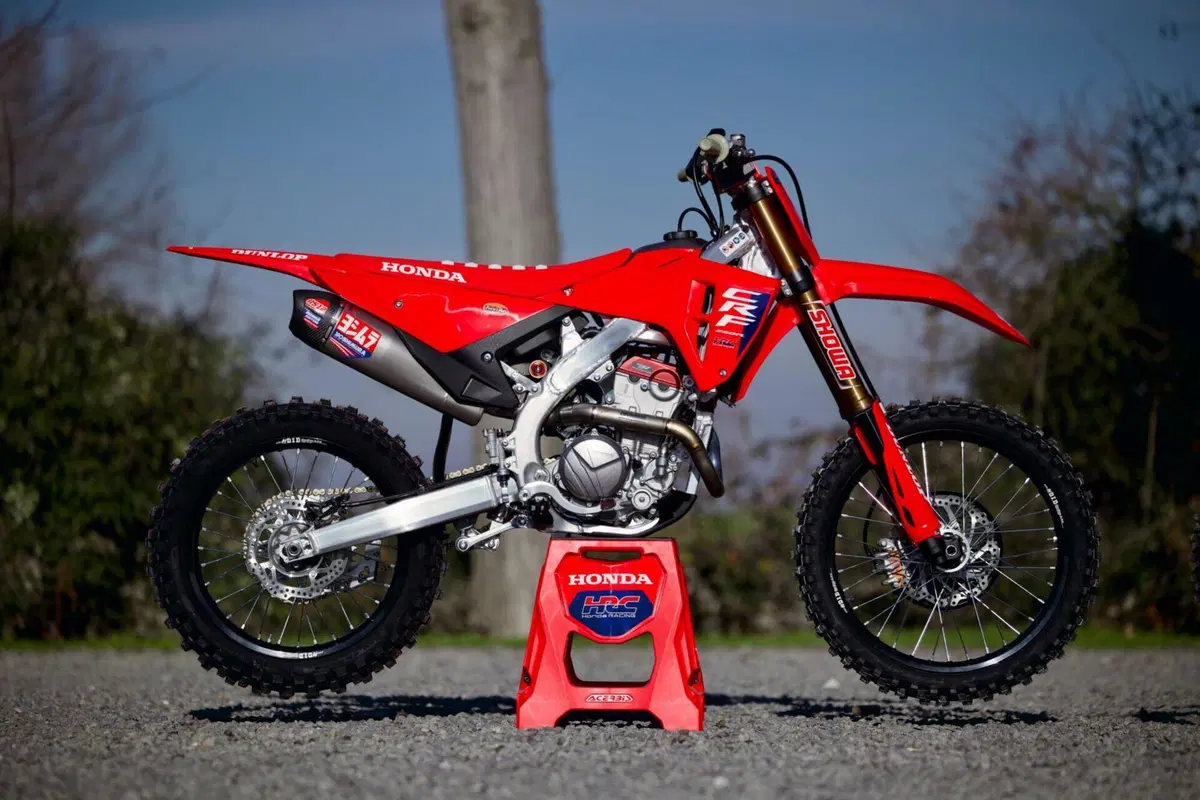 Honda CRF250 R Works Edition: una moto ufficiale per noi appassionati 