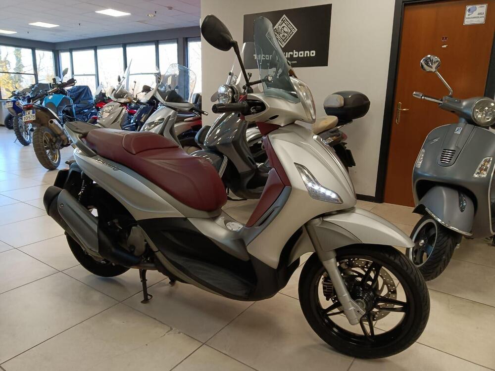 Piaggio Beverly 350 SportTouring ie ABS (2011 - 17) (2)