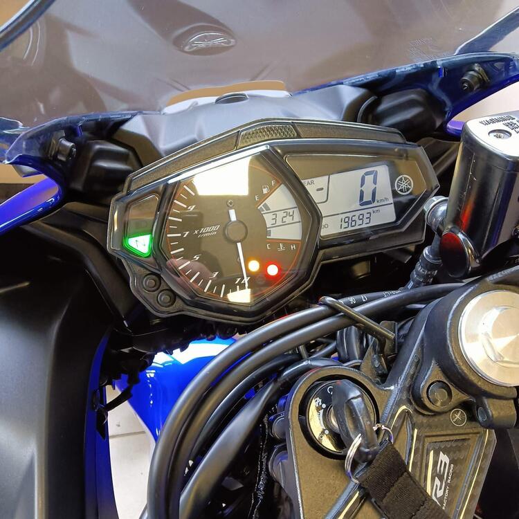 Yamaha YZF R3 (2018) (5)