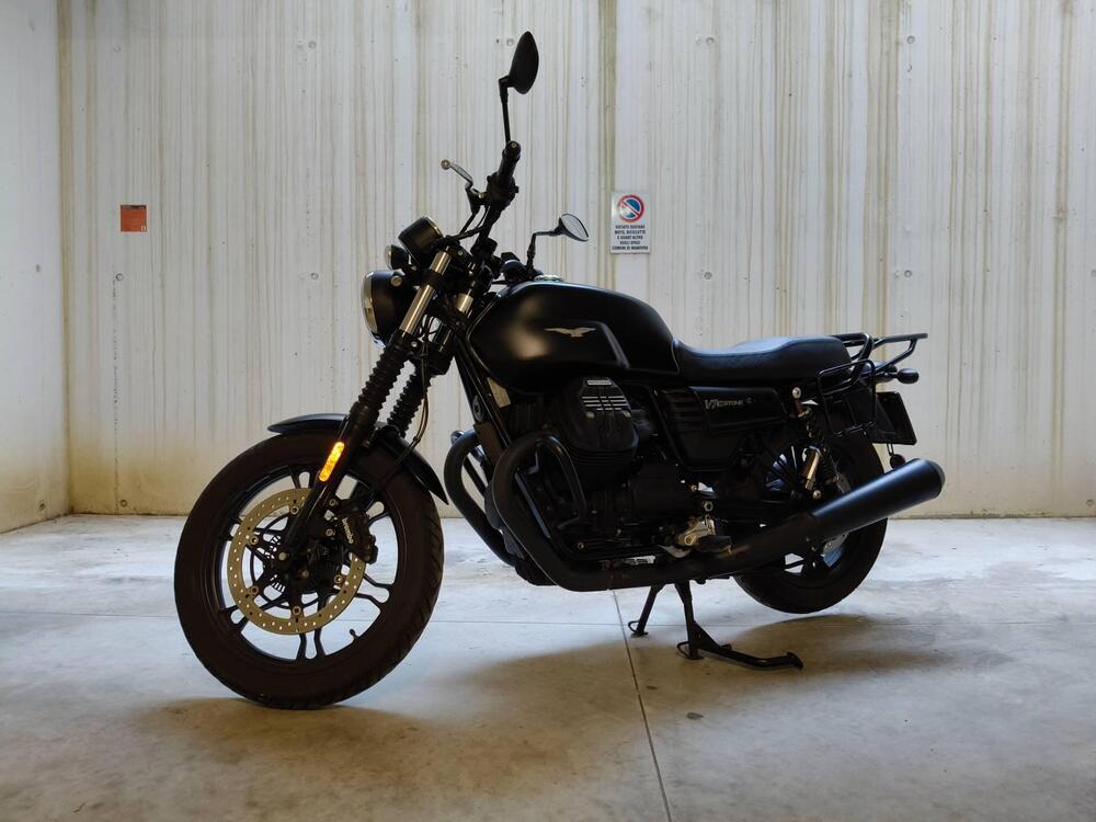 Moto Guzzi V7 III Stone (2017 - 20)