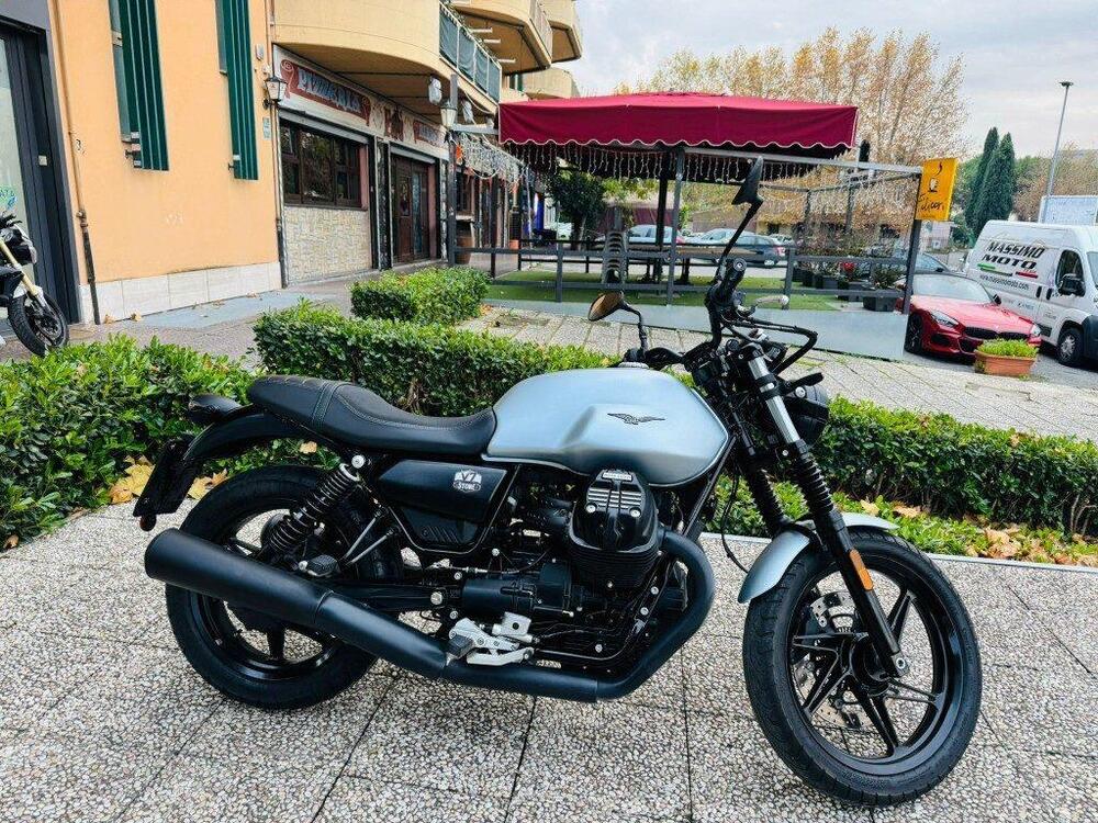 Moto Guzzi V7 Stone (2021 - 24) (2)