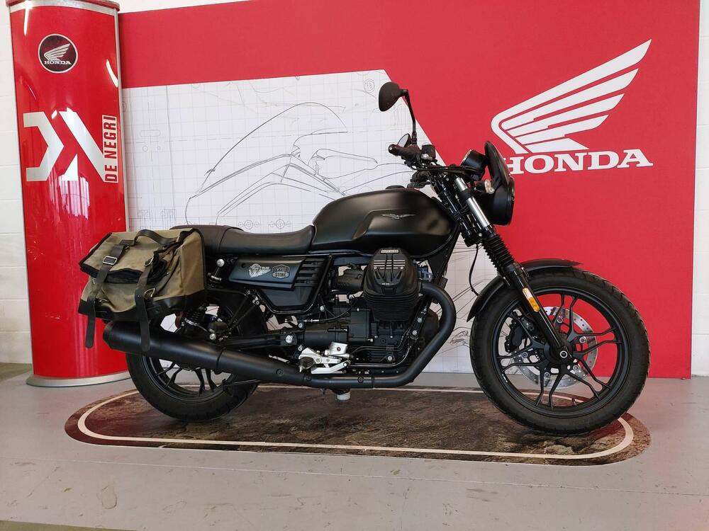 Moto Guzzi V7 III Stone (2017 - 20)