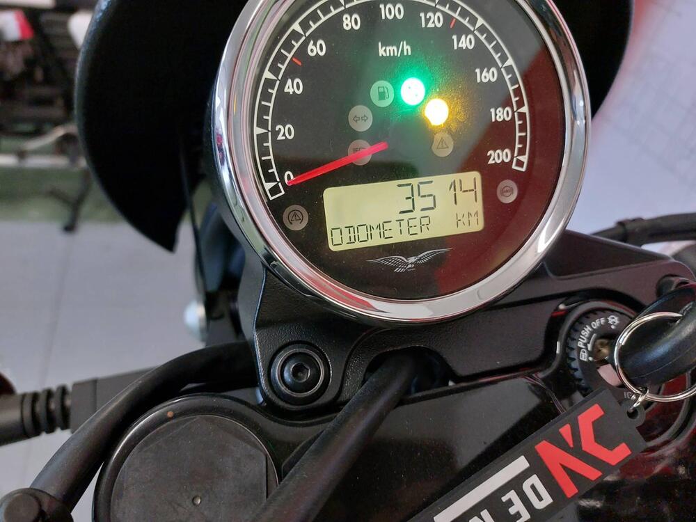 Moto Guzzi V7 III Stone (2017 - 20) (3)