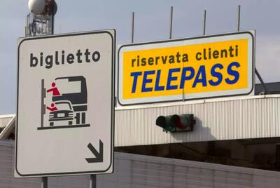 Autostrade: per il 2025 niente rincari sul pedaggio. La decisione del governo