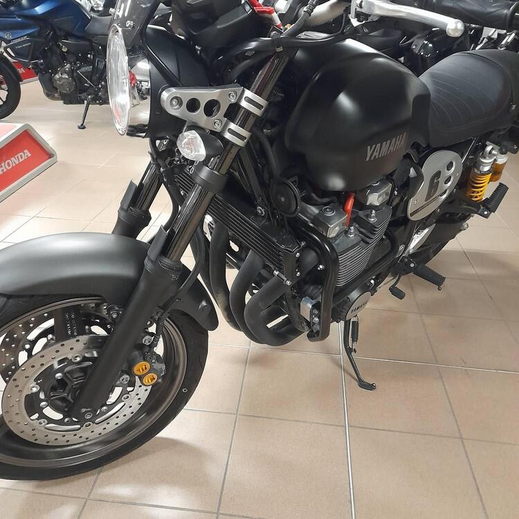 Yamaha XJR 1300 (2015 - 17) (2)