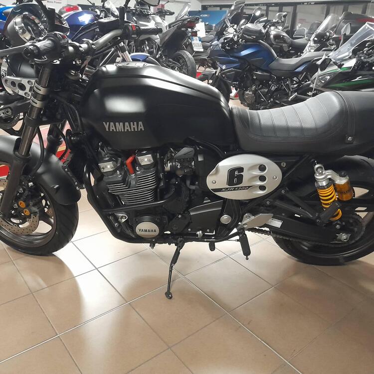 Yamaha XJR 1300 (2015 - 17) (4)