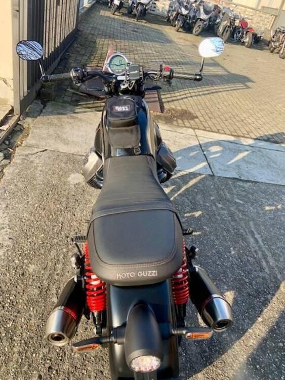 Moto Guzzi V7 Special Edition (2022 - 24) (4)