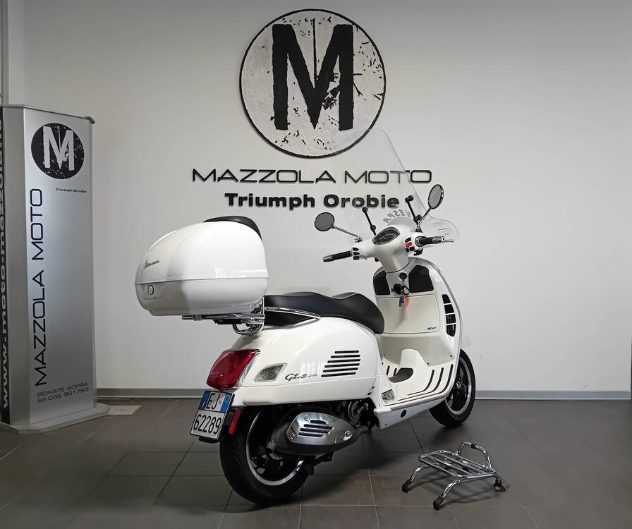 Vespa GTS 300 Super (2017 - 18) (2)