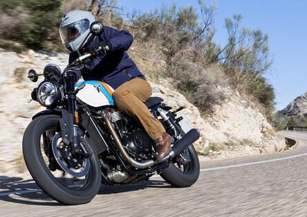 Finalmente Speed! Il nostro TEST della nuova Triumph Speed Twin 900 [VIDEO]