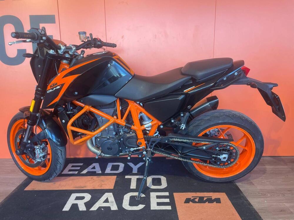 KTM 690 Duke R (2016 -17) (2)