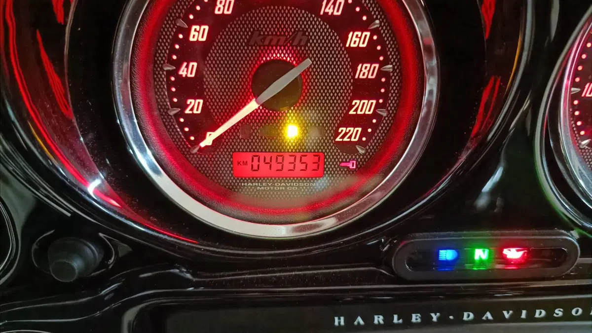 Harley-Davidson 1800 Street Glide (2010 - 11) - FLHXSE (5)