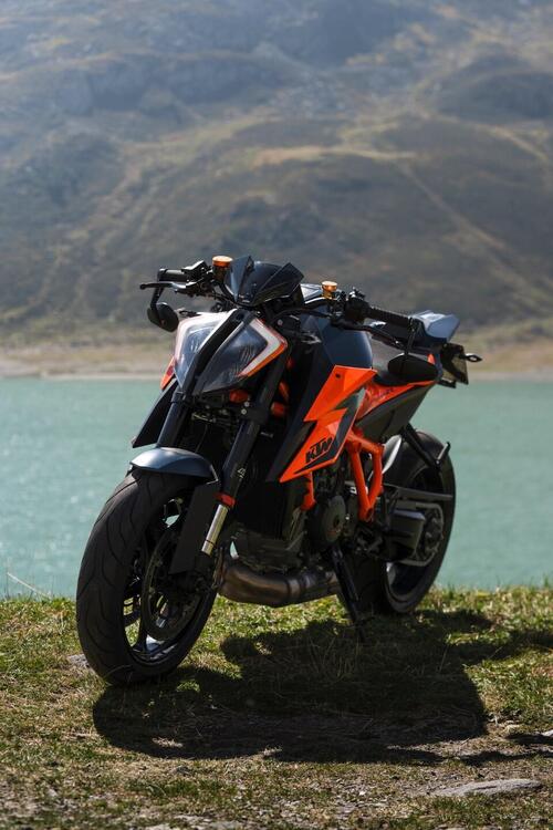 KTM 1290 Super Duke R (2020)