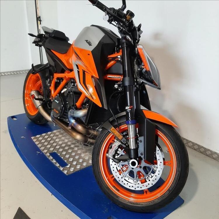 KTM 1290 Super Duke R (2022 - 23) (2)