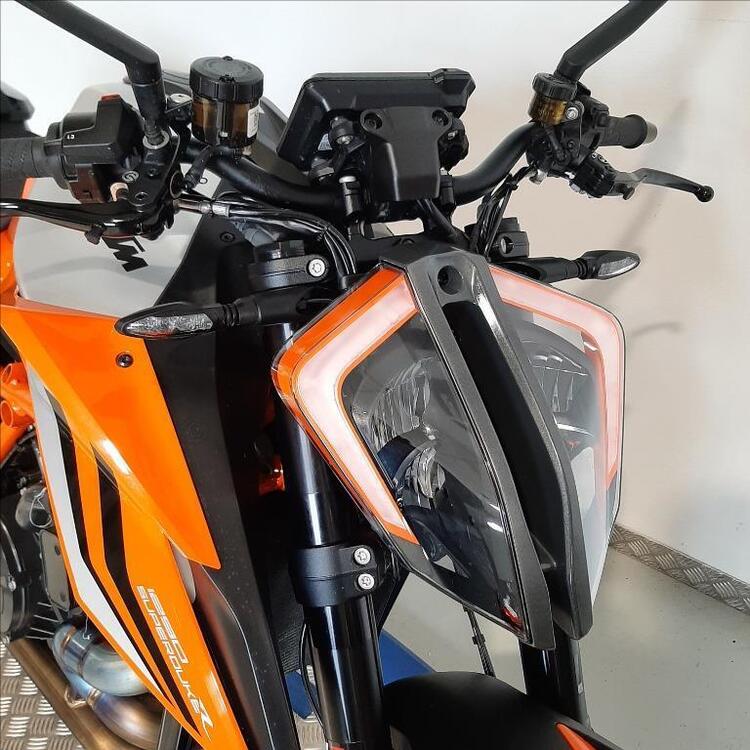 KTM 1290 Super Duke R (2022 - 23) (4)