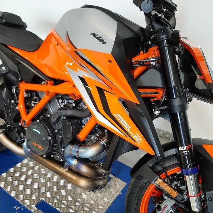 KTM 1290 Super Duke R (2022 - 23) (5)