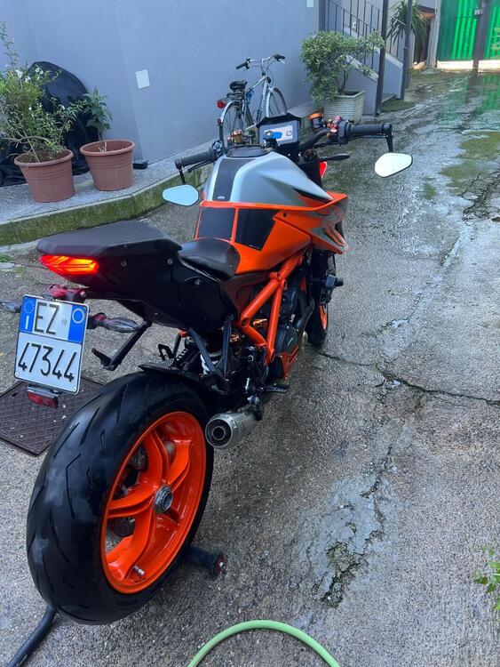 KTM 1290 Super Duke R (2022 - 23) (4)