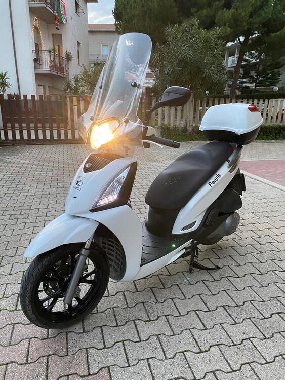 Kymco People 300i GT (2010 - 17) (2)