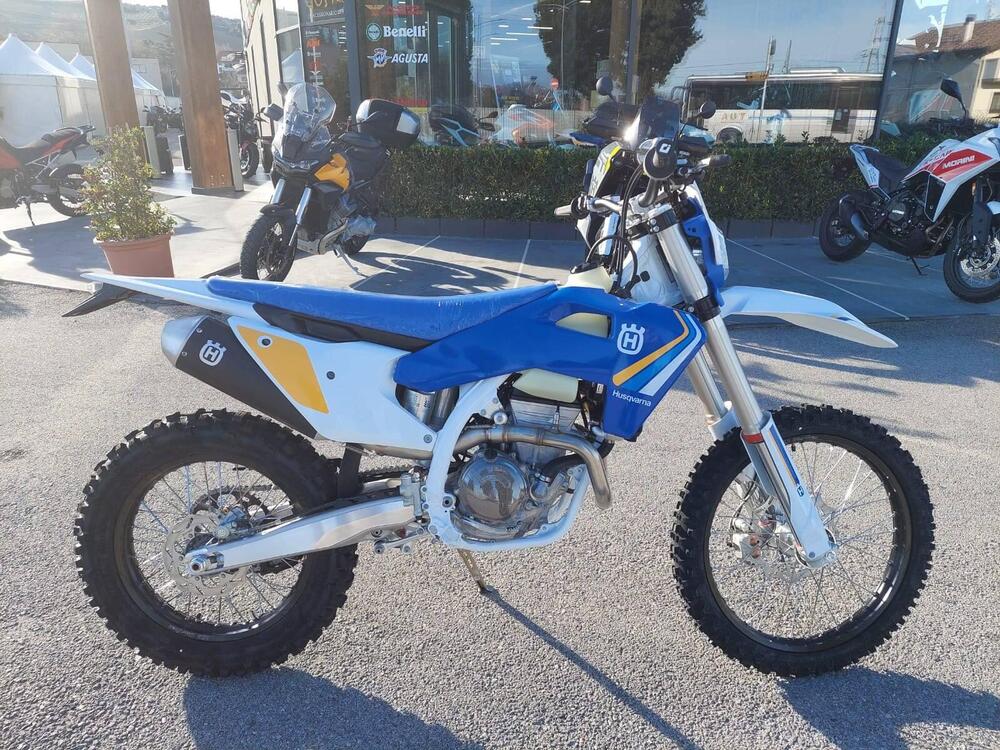 Husqvarna FE 350 Heritage (2025) (2)